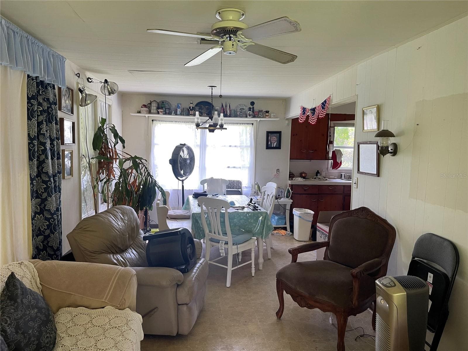 809 W Pipkin Rd photo 5