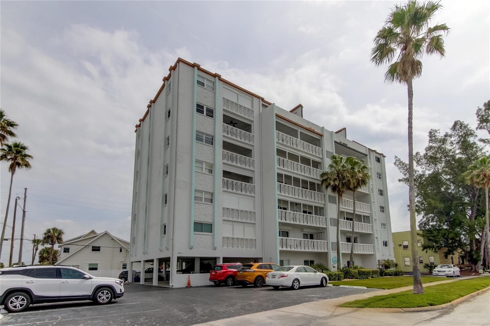 403 Gulf Way #504