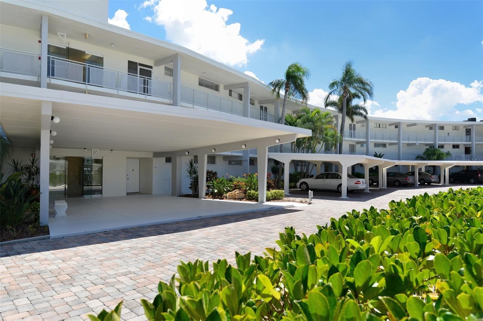 100 Sands Point Rd #324