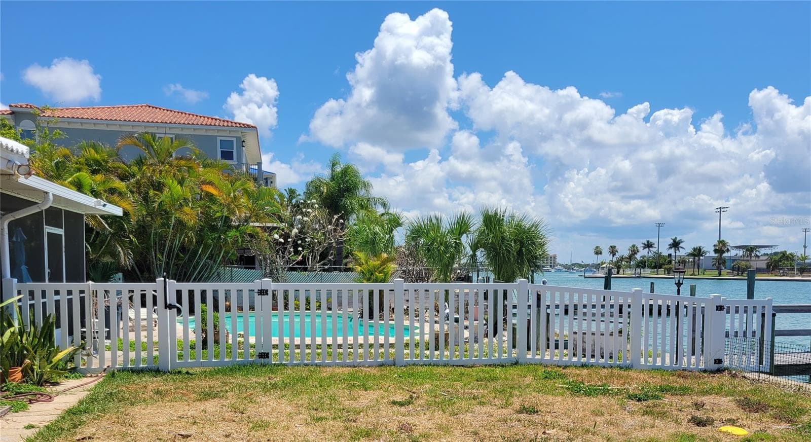 15318 Harbor Dr photo 4