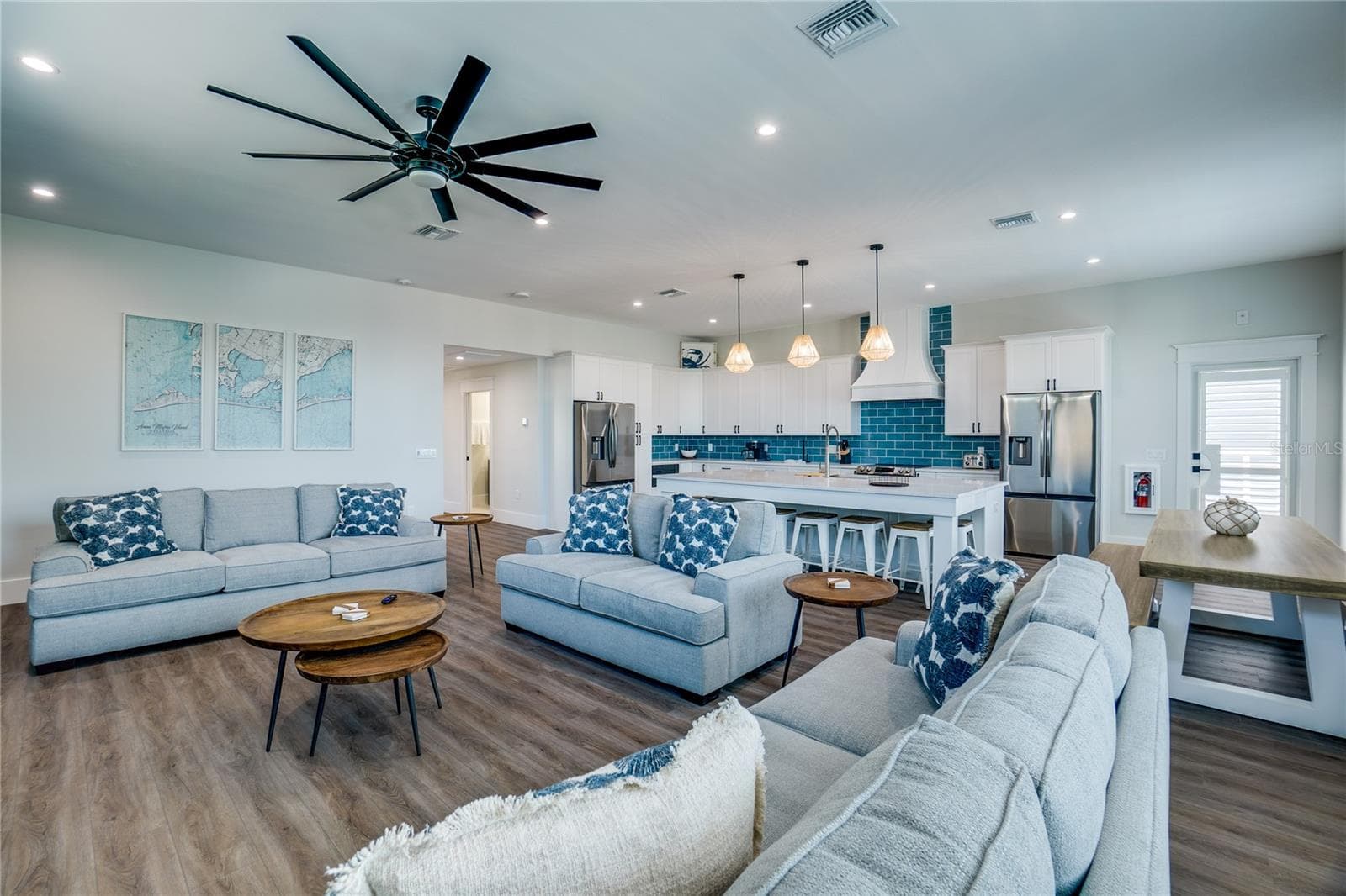 2102 Avenue B photo 3