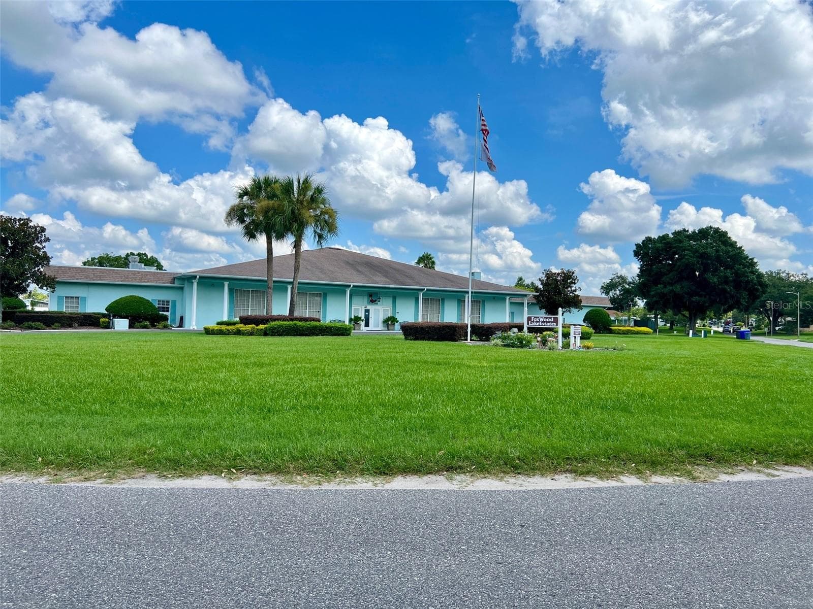 5013 Foxwood Blvd photo 4