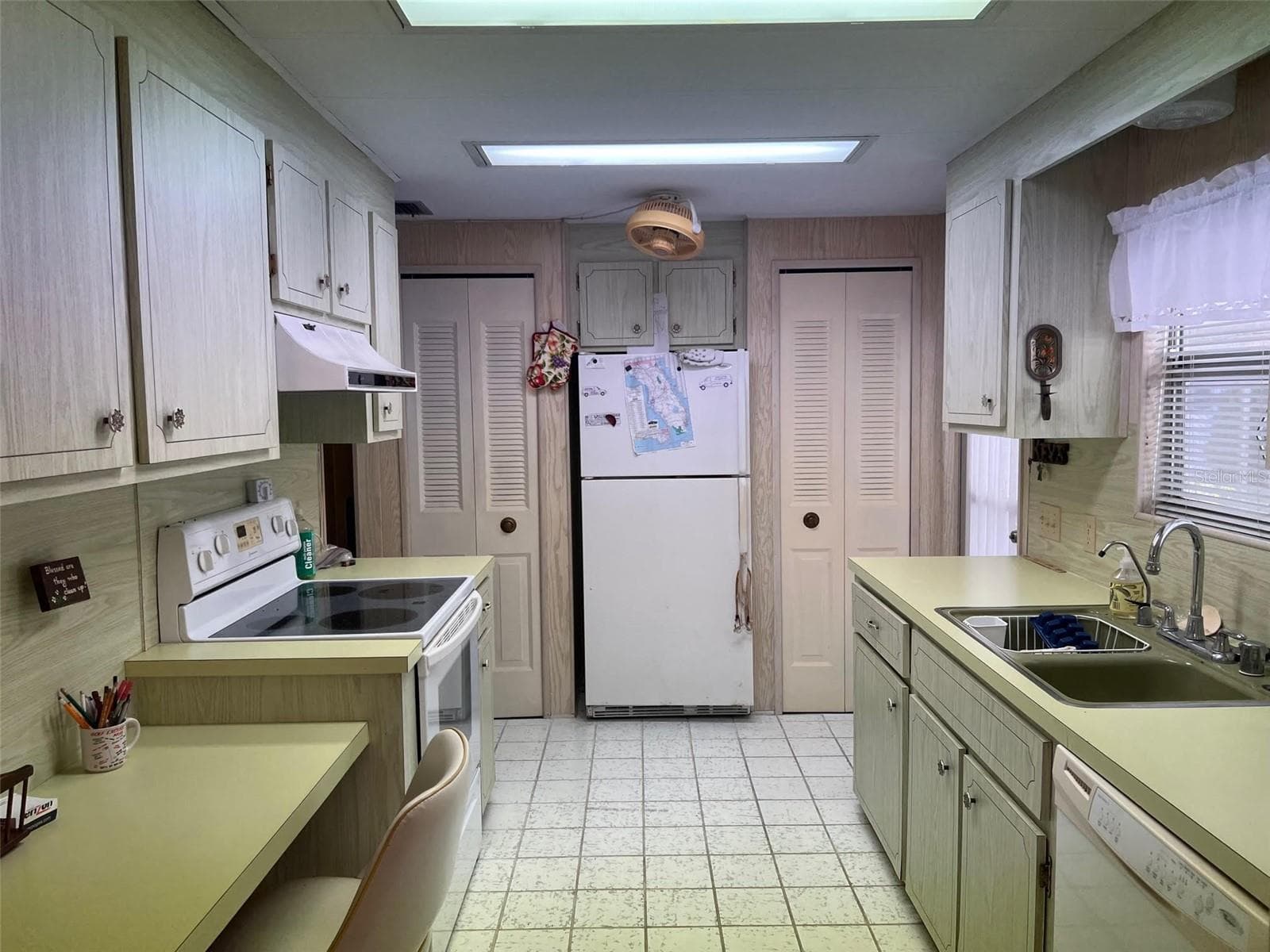 201 Royal Palm Cir photo 3
