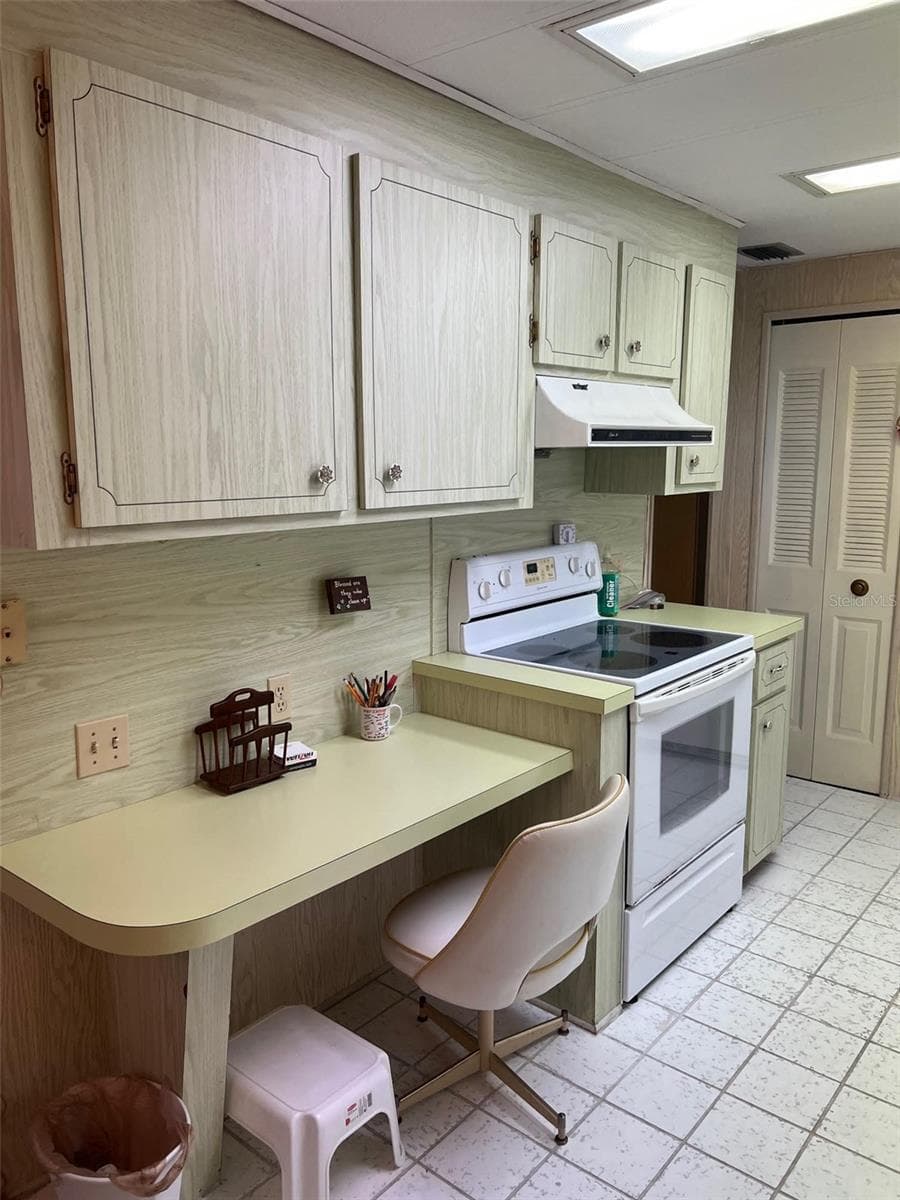 201 Royal Palm Cir photo 5