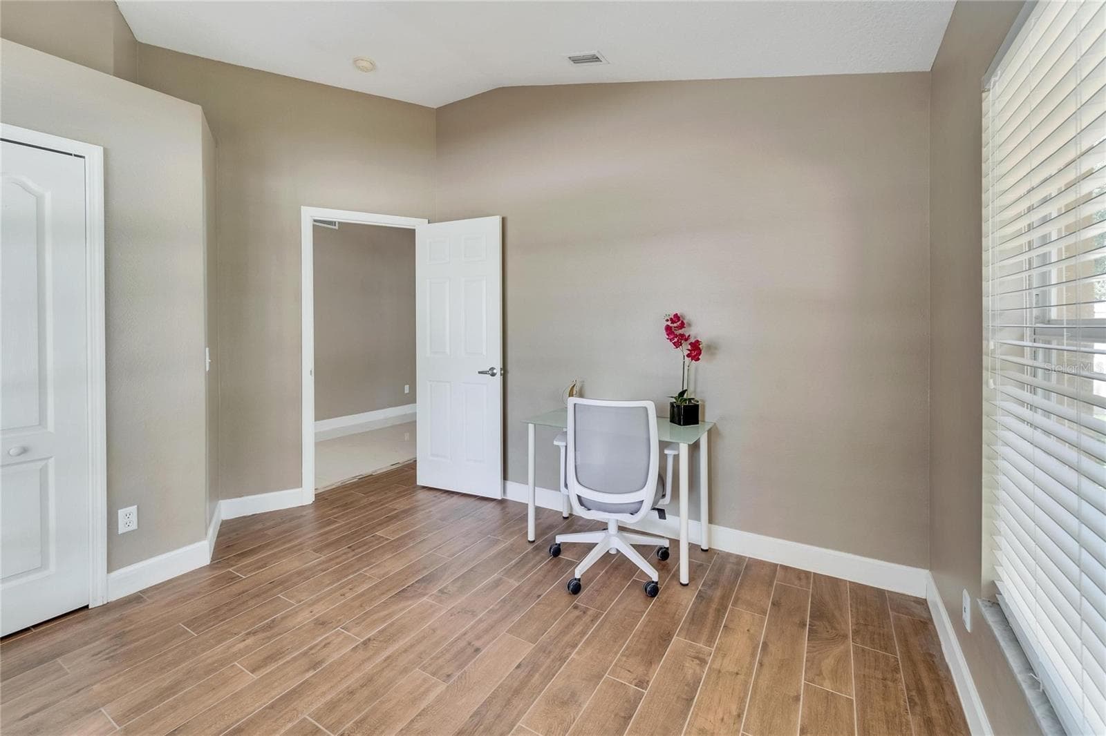 12739 Standbridge Dr photo 5