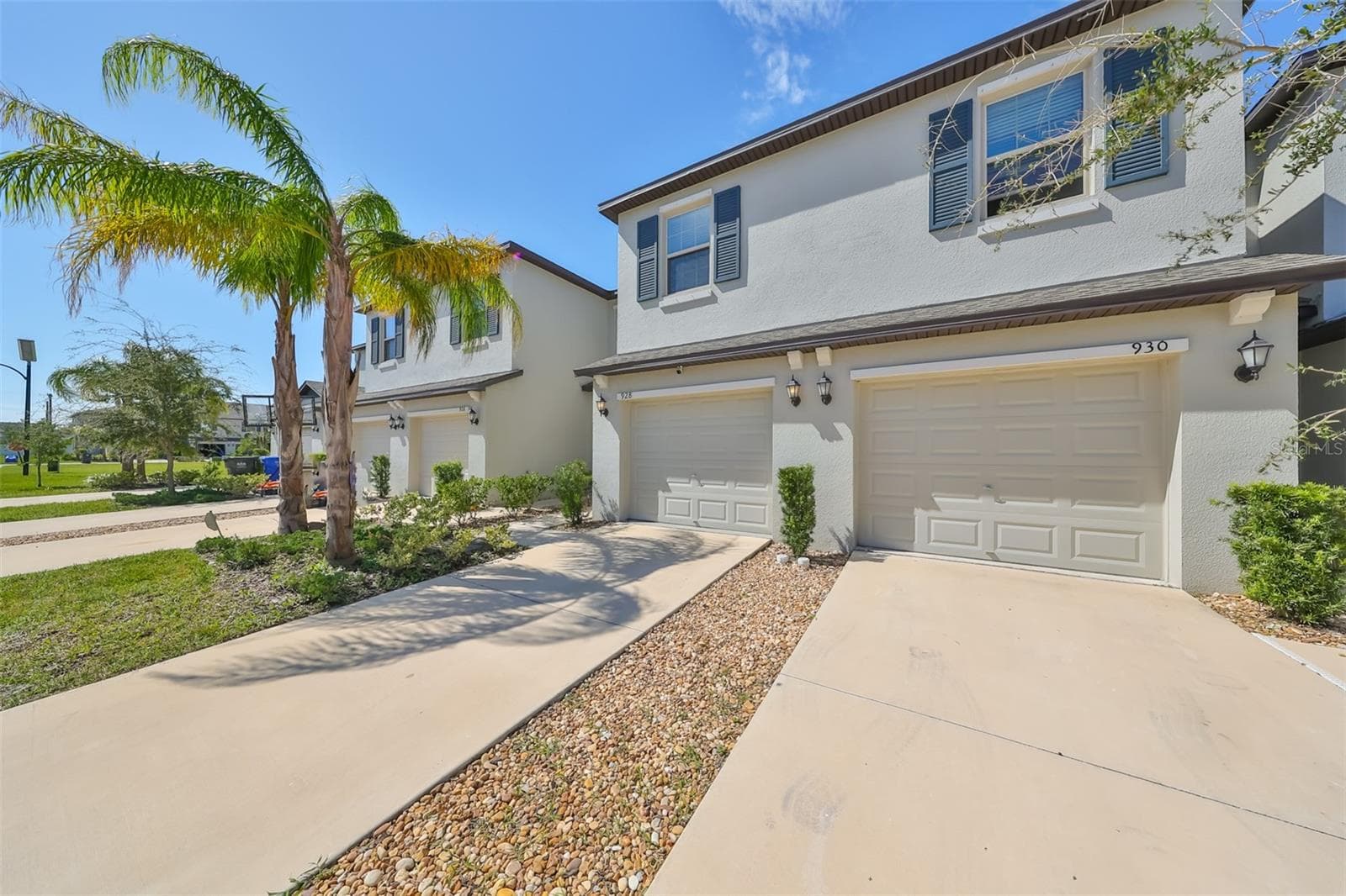 928 Royal Empress Dr photo 3