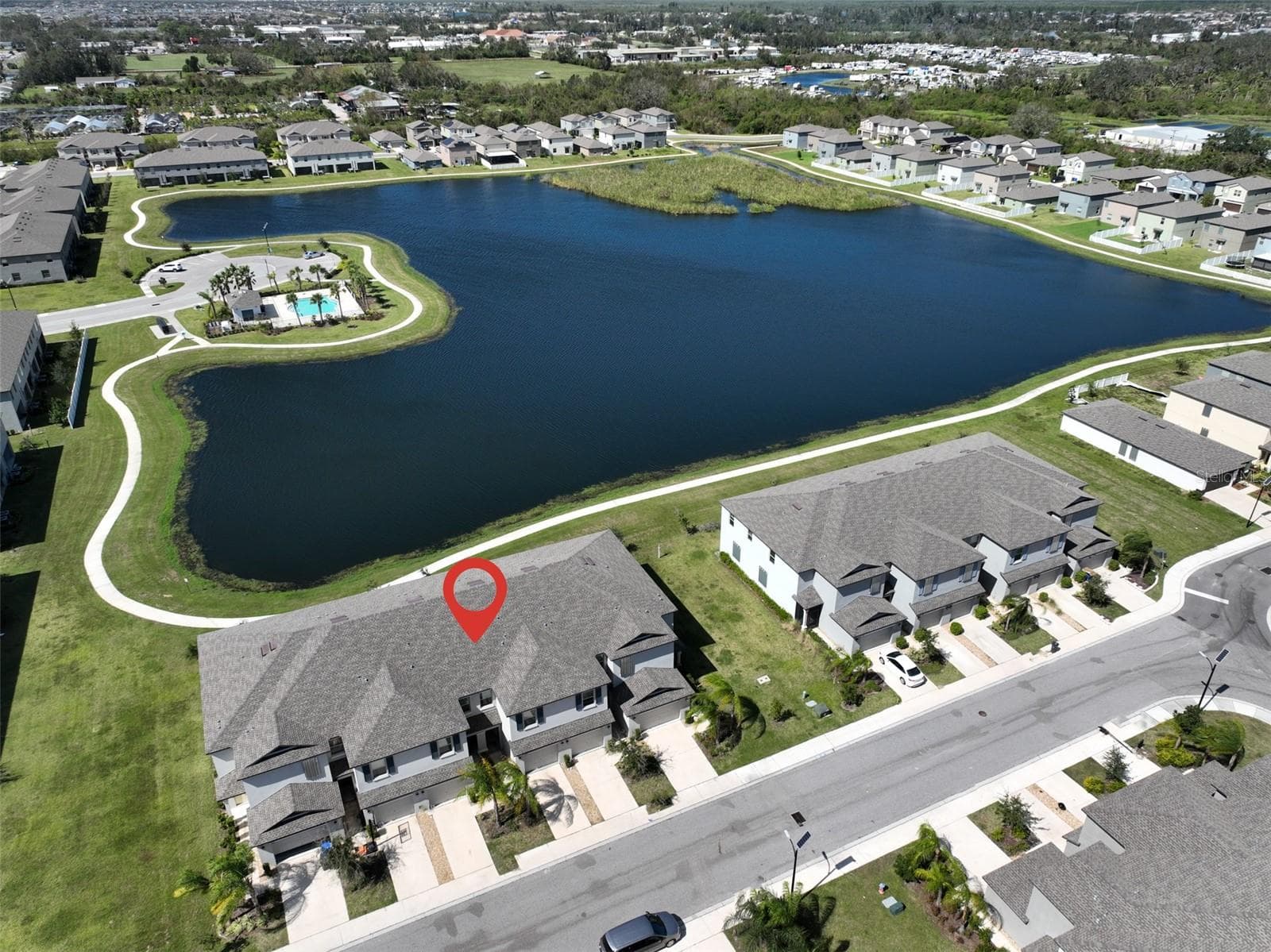 928 Royal Empress Dr photo 4