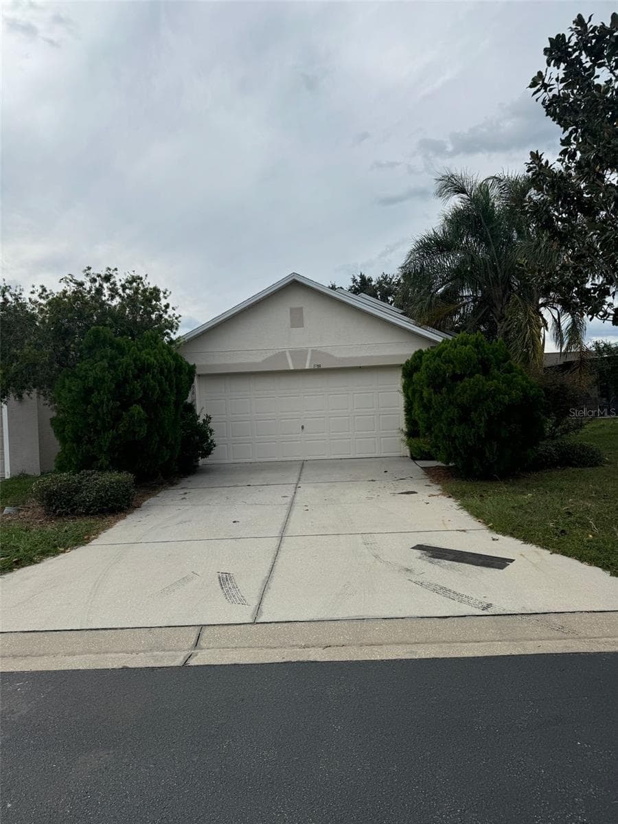 2796 Whispering Trails Dr