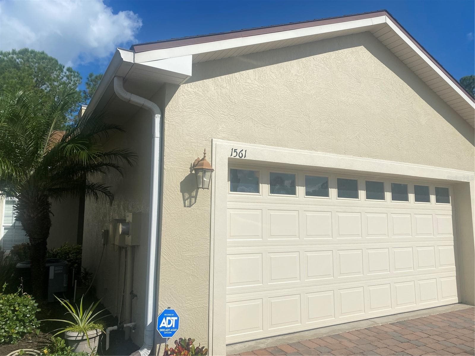 1561 Vienna Square Dr photo 3