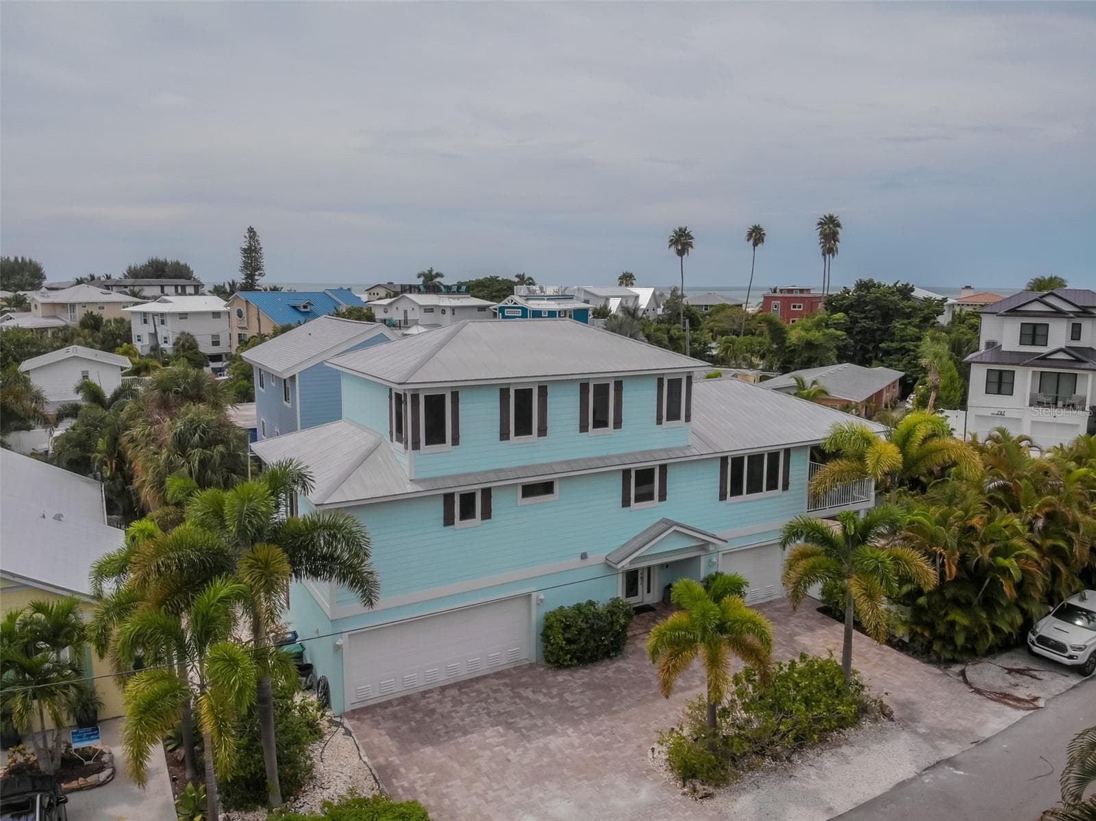 796 Jacaranda Rd