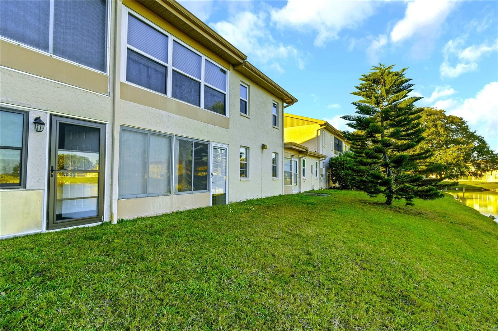 1034 Bowsprit Ln photo 4