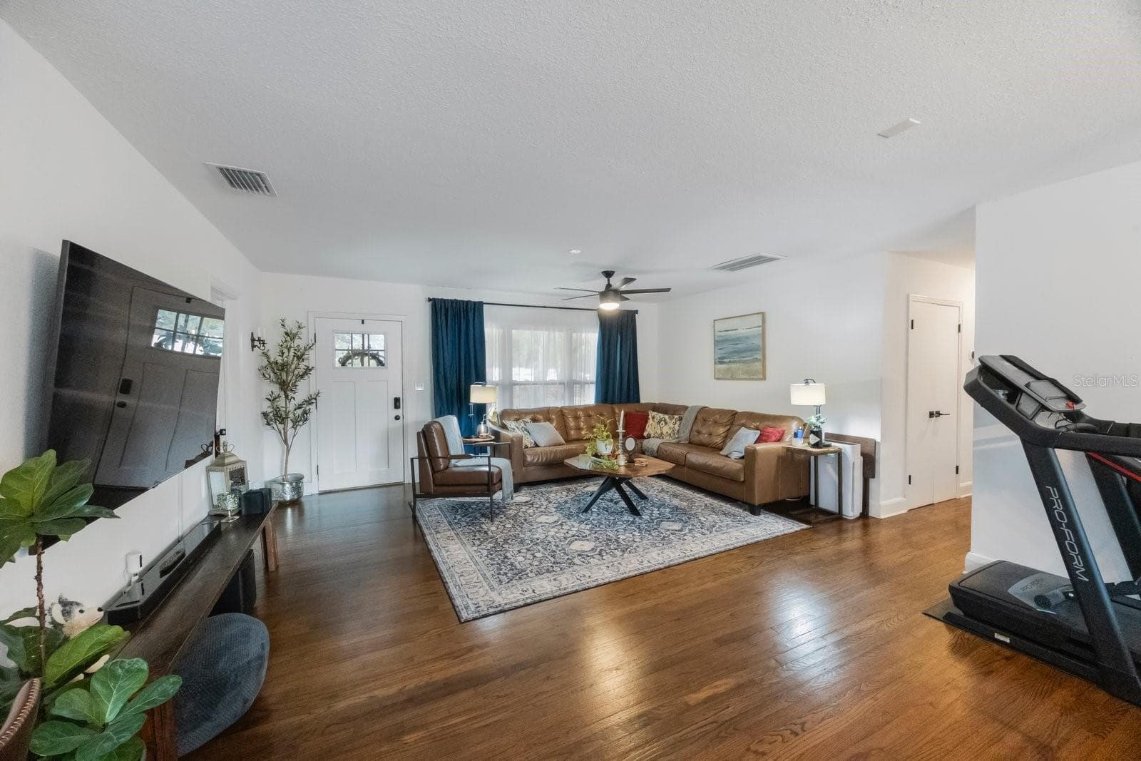 2504 W Fletcher Ave photo 5