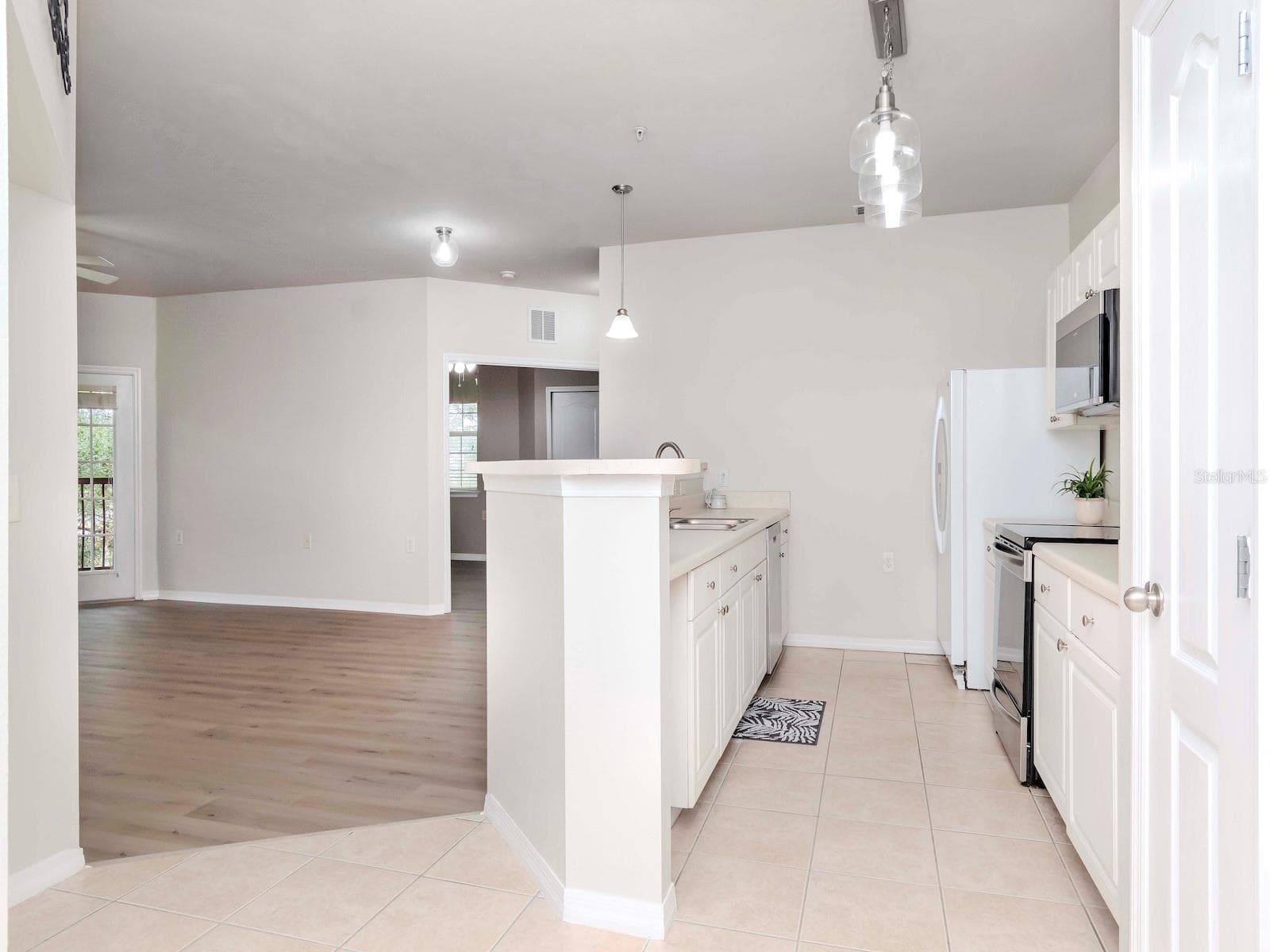 1429 Villa Capri Cir #306