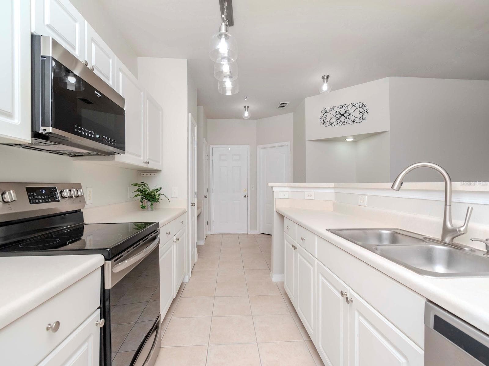 1429 Villa Capri Cir #306 photo 5