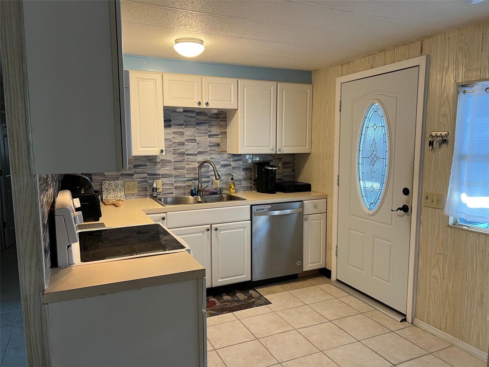 220 Royal Palm Cir photo 5