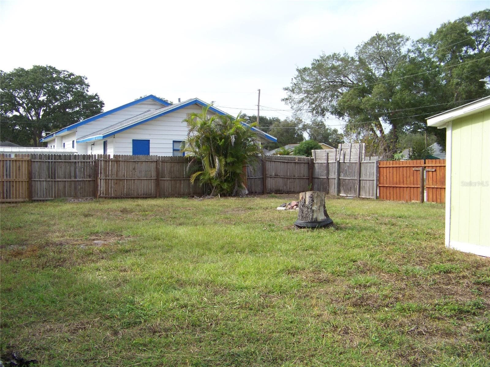 1554 Tilley Ave photo 3