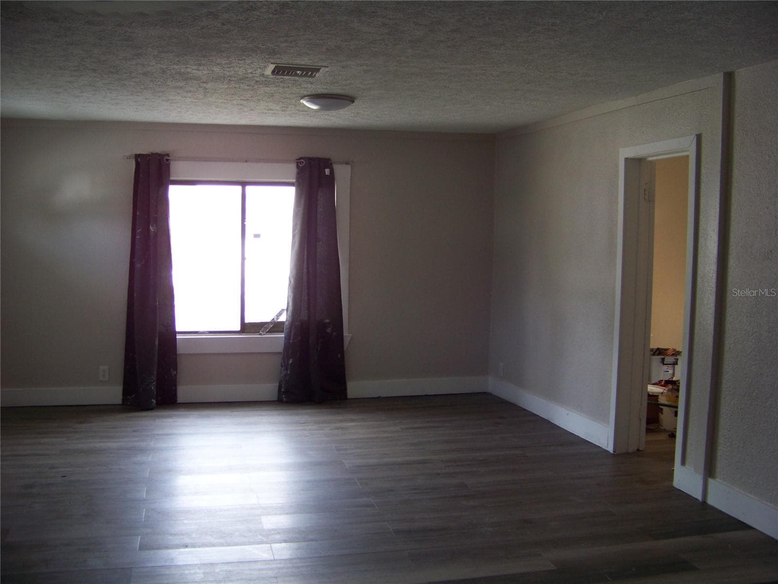 1554 Tilley Ave photo 5