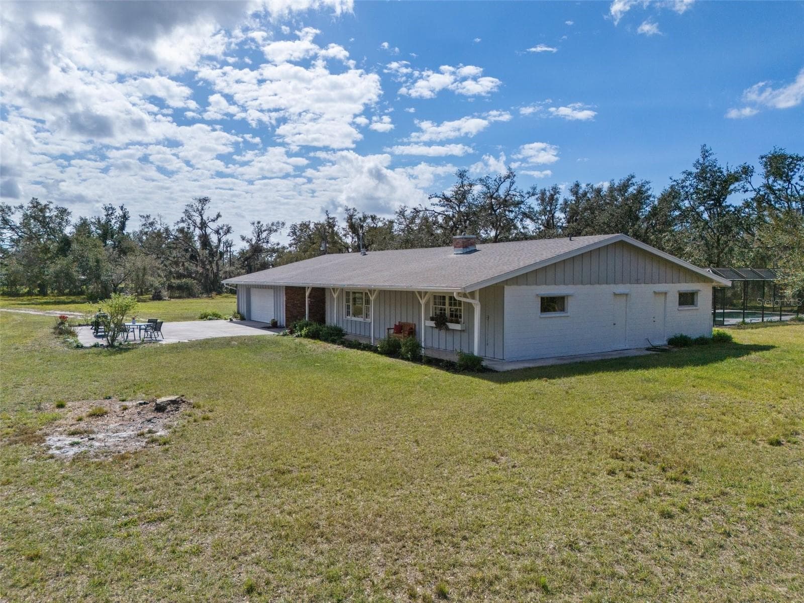 1510 Lena Ln photo 3