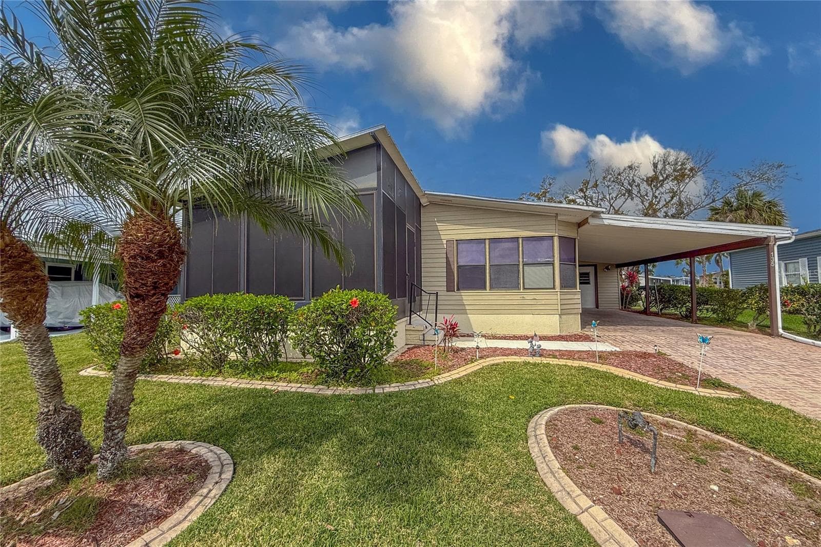 135 Hummingbird Ave