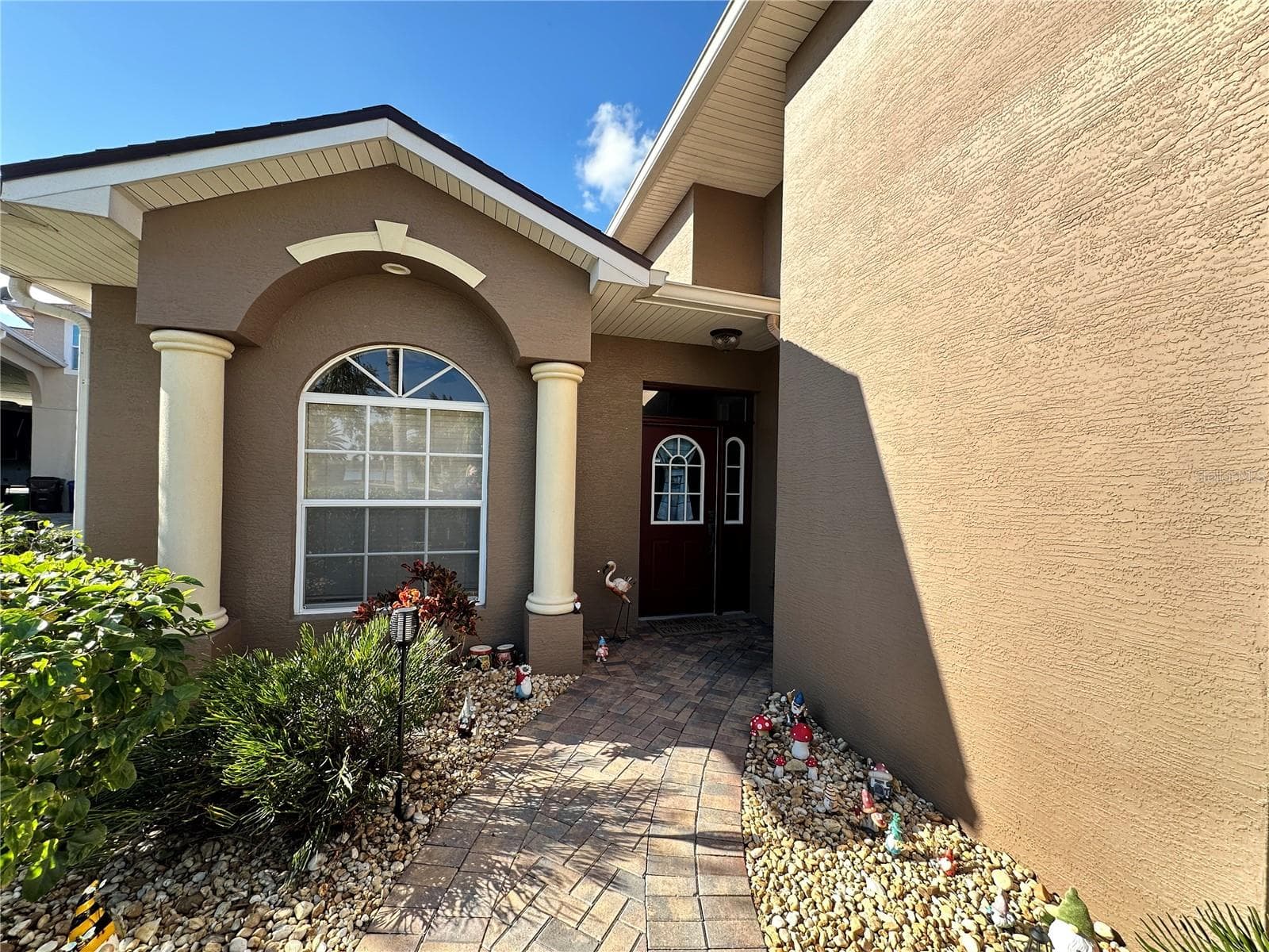394 Nolane Ln photo 3