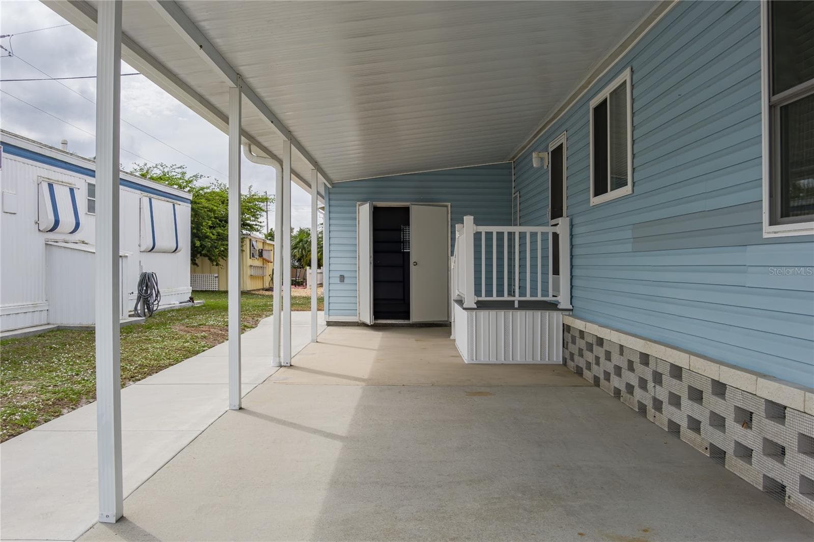 3317 Denise Dr photo 4
