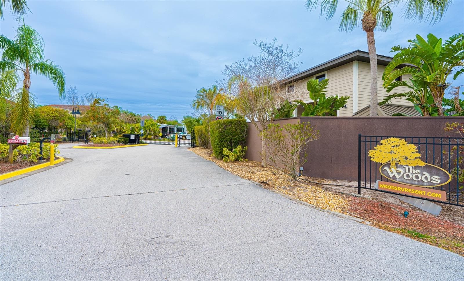 6841 Amanda Vista Cir