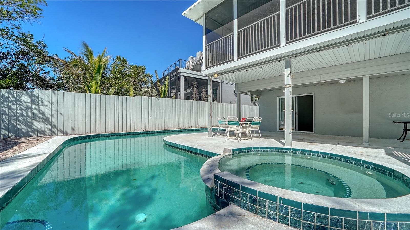 462 Island Cir photo 3