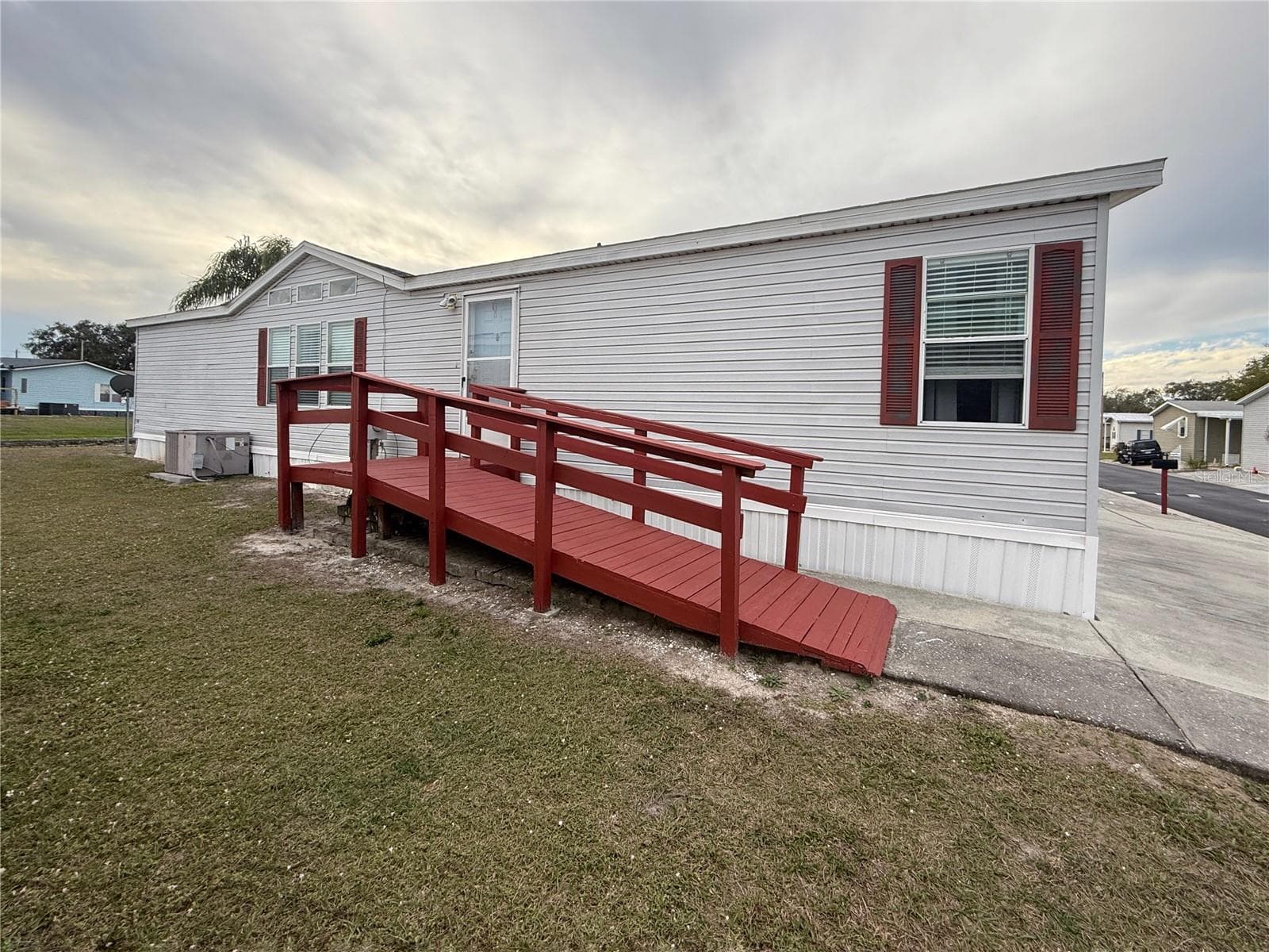 222 N Saint George Cir photo 3