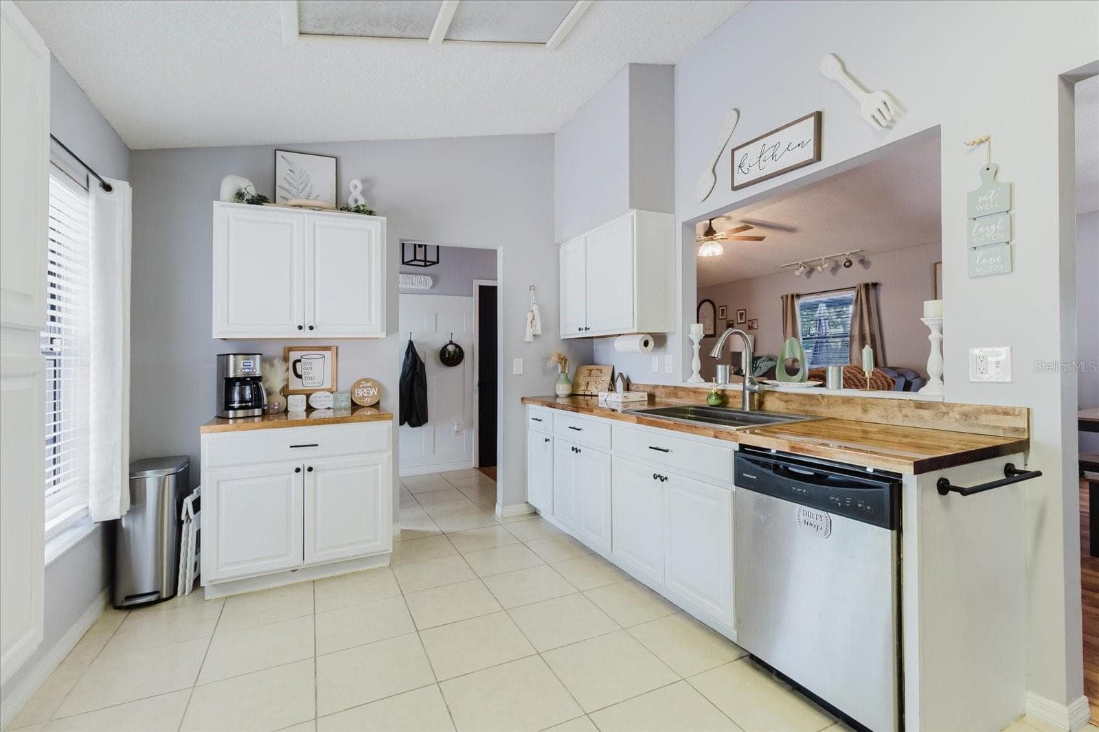 2427 Comerwood Dr photo 3