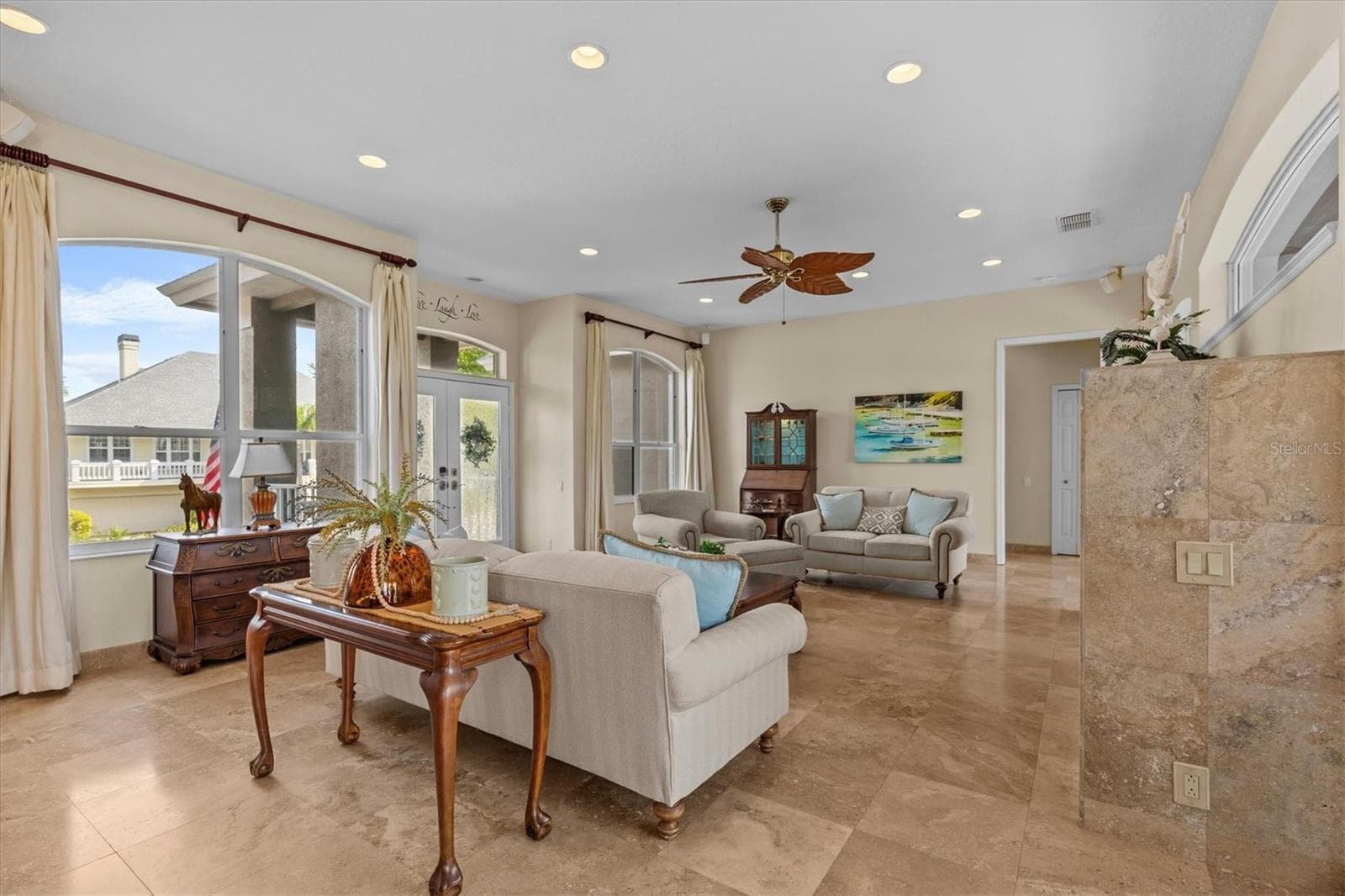 2050 N Pointe Alexis Dr photo 4