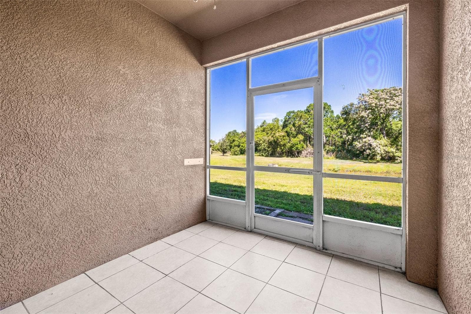 10418 Tulip Field Way photo 5