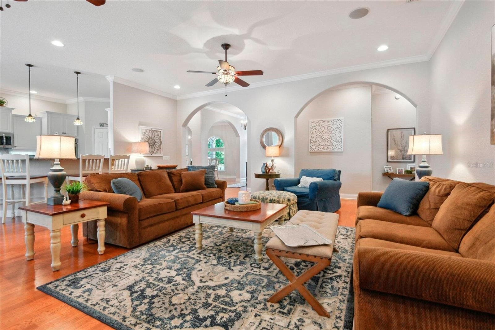 6970 Catherine Dr photo 4
