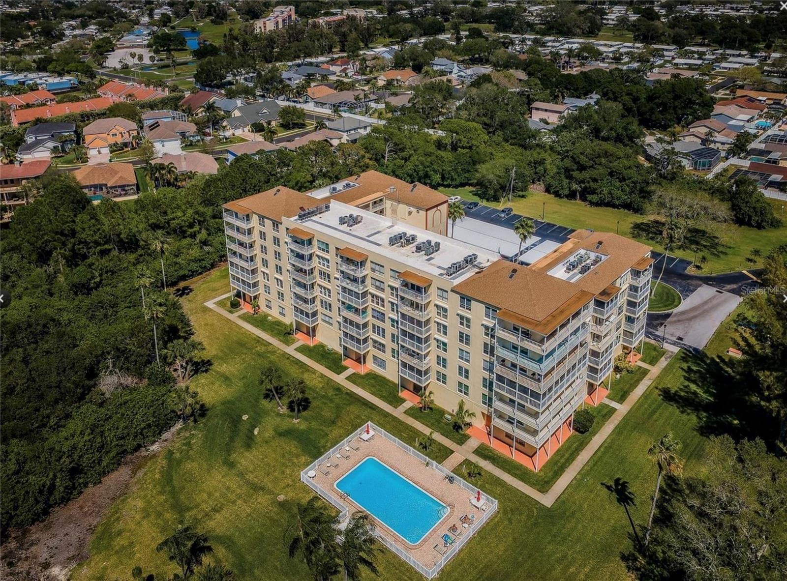 9000 Commodore Dr #302 photo 3