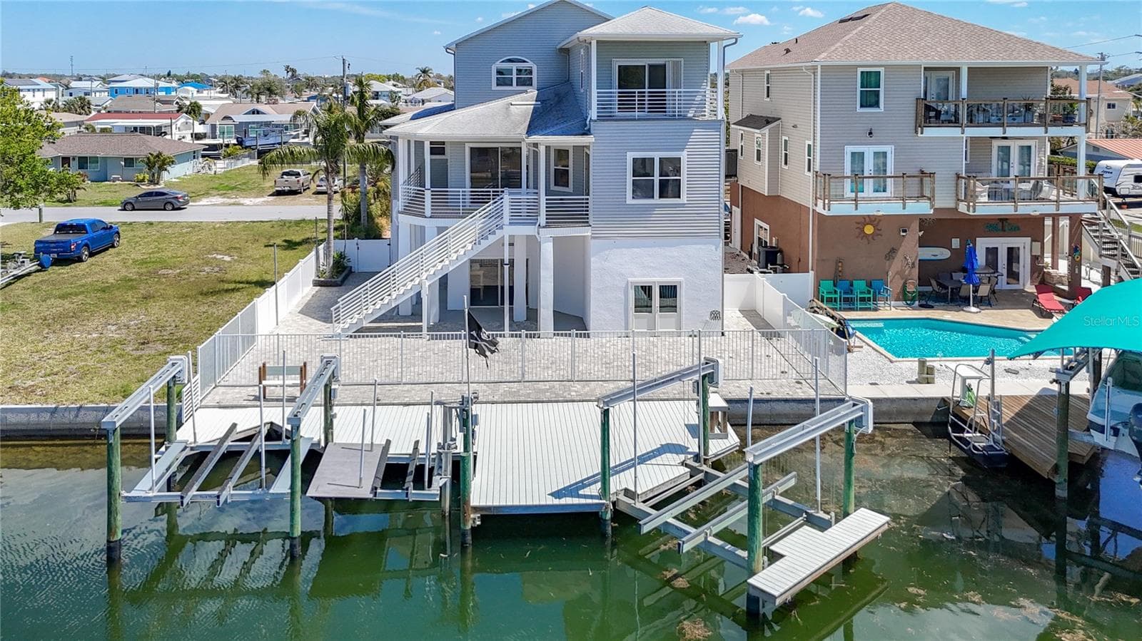 13737 Victor Ave photo 3