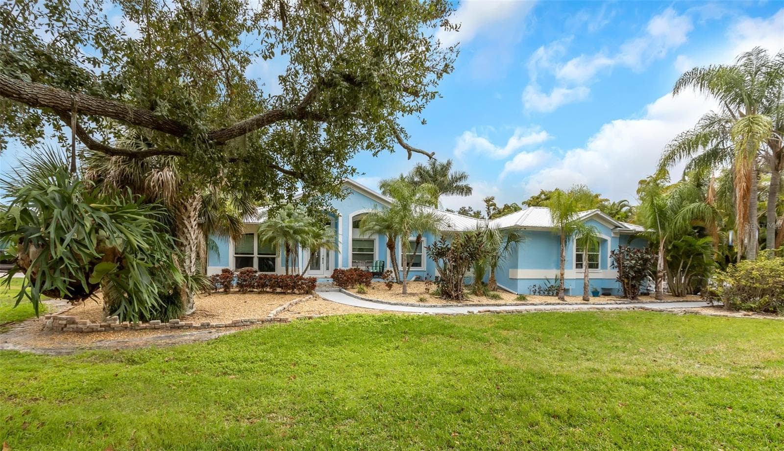 424 Island Cay Way photo 3