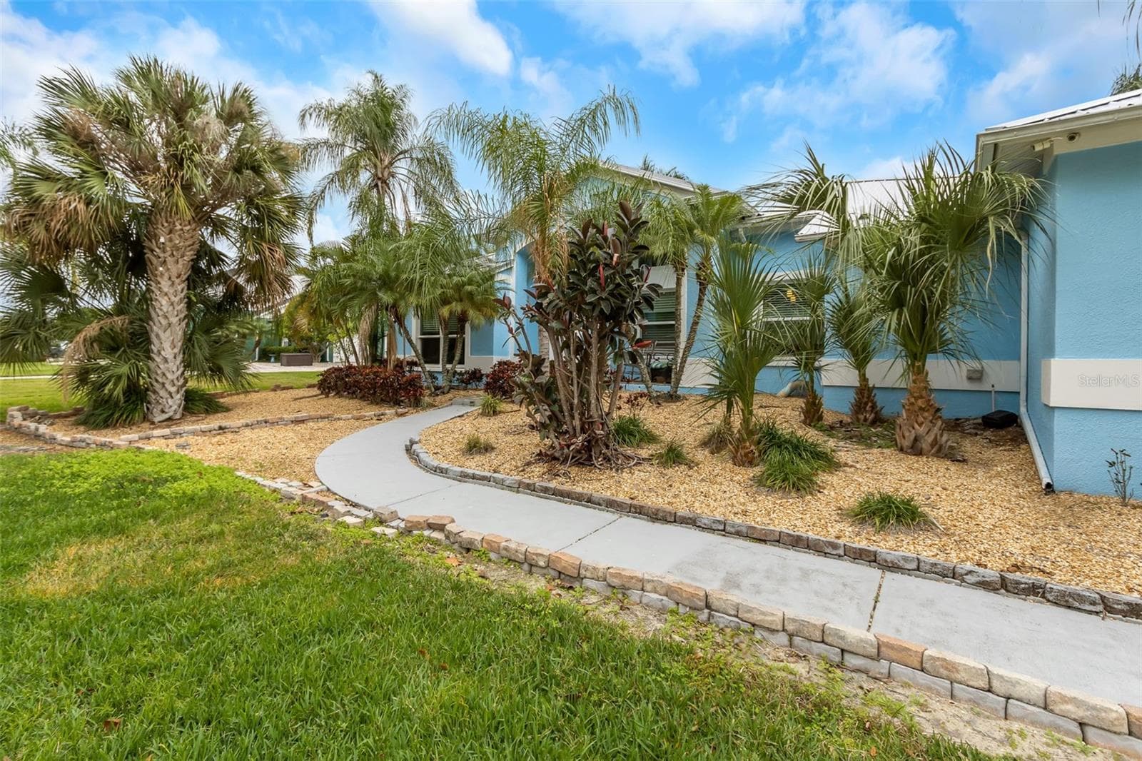 424 Island Cay Way photo 4