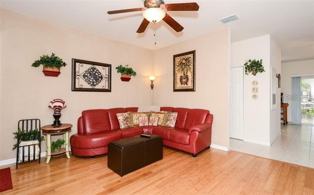 7685 Plantation Cir #B photo 3