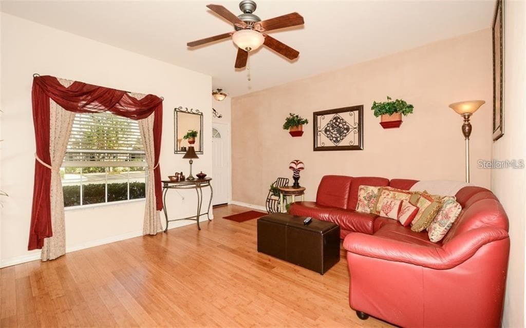 7685 Plantation Cir #B photo 4