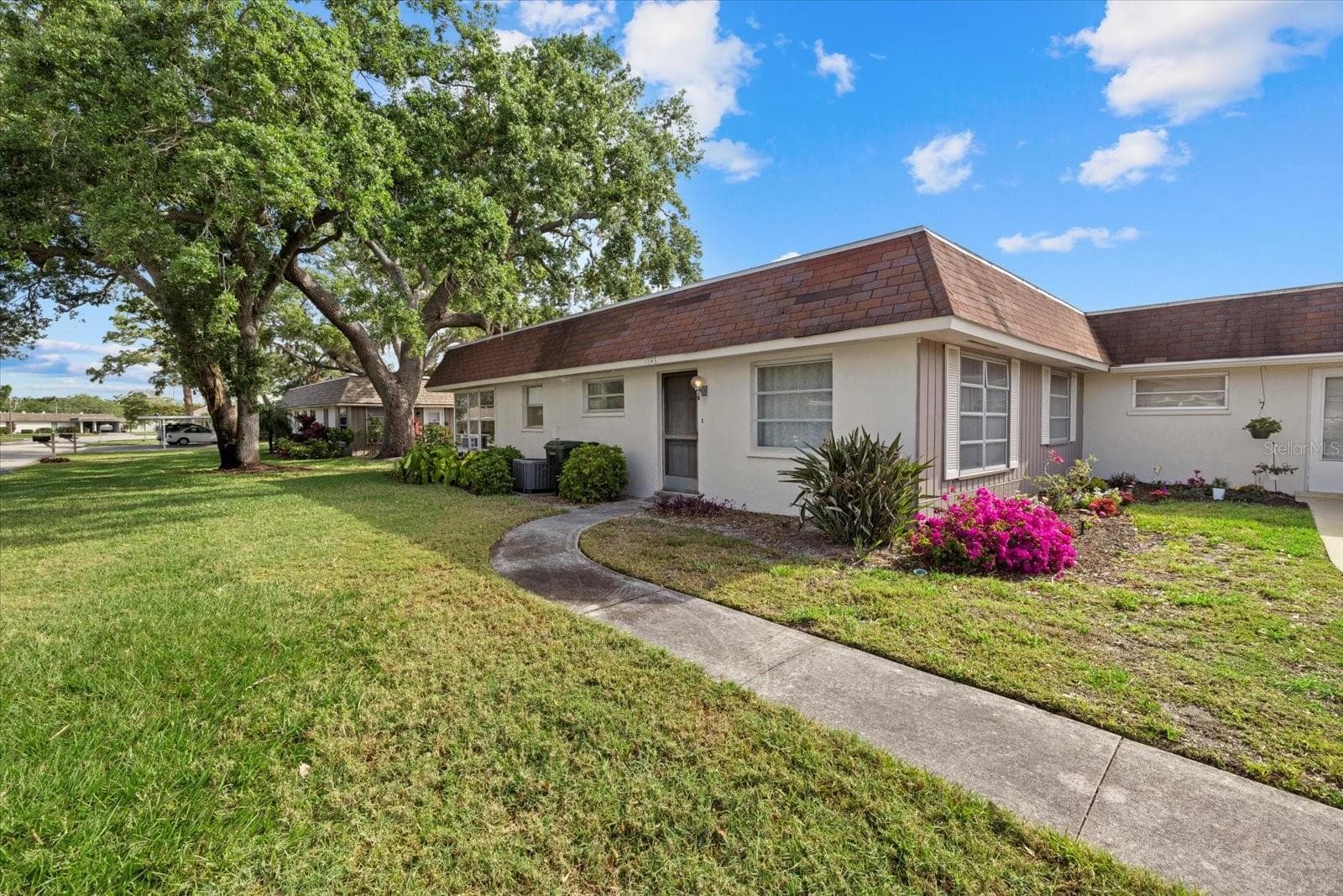 1343 Glendale Cir W #216