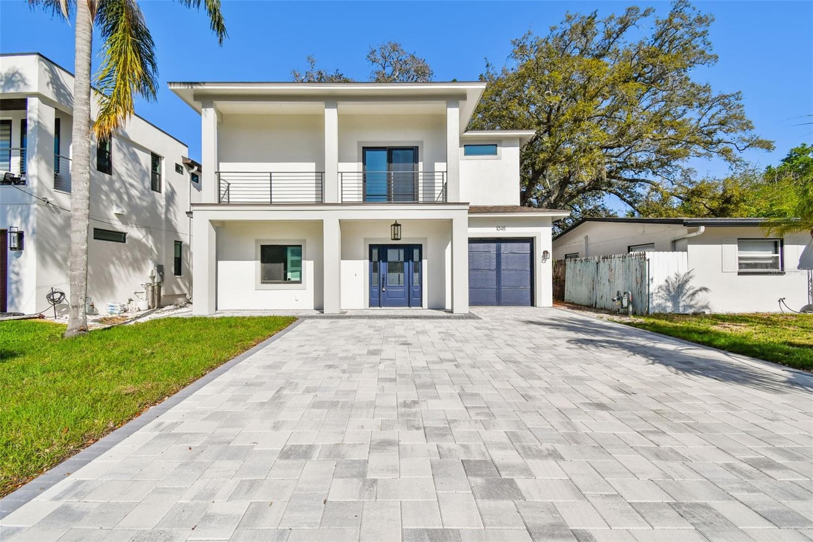 1045 Jesse Ave photo 3