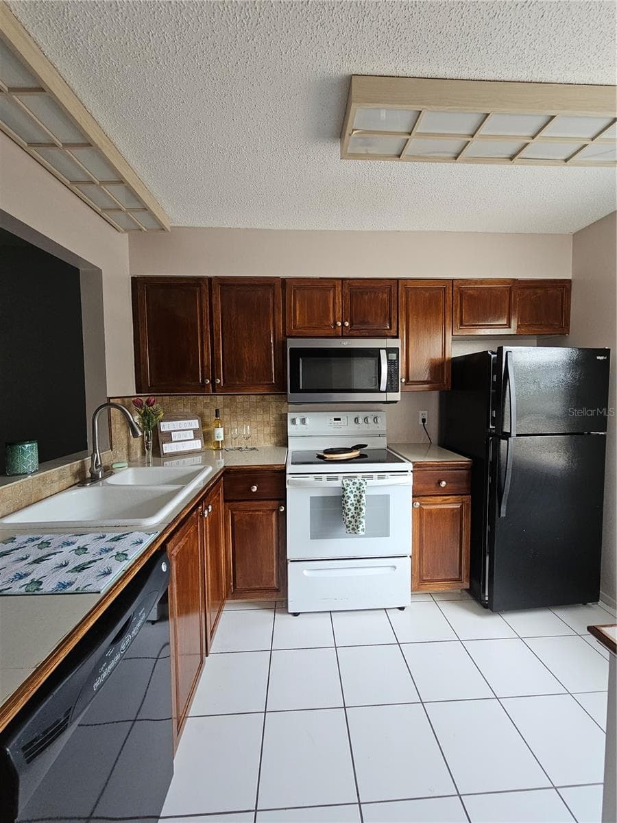13813 Mission Oaks Blvd photo 4