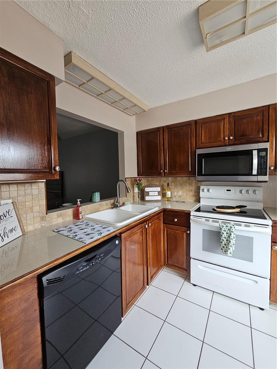 13813 Mission Oaks Blvd photo 5