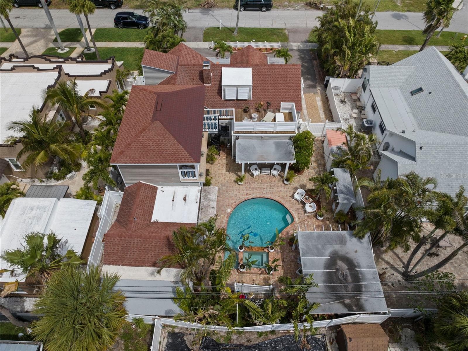 806 Narcissus Ave