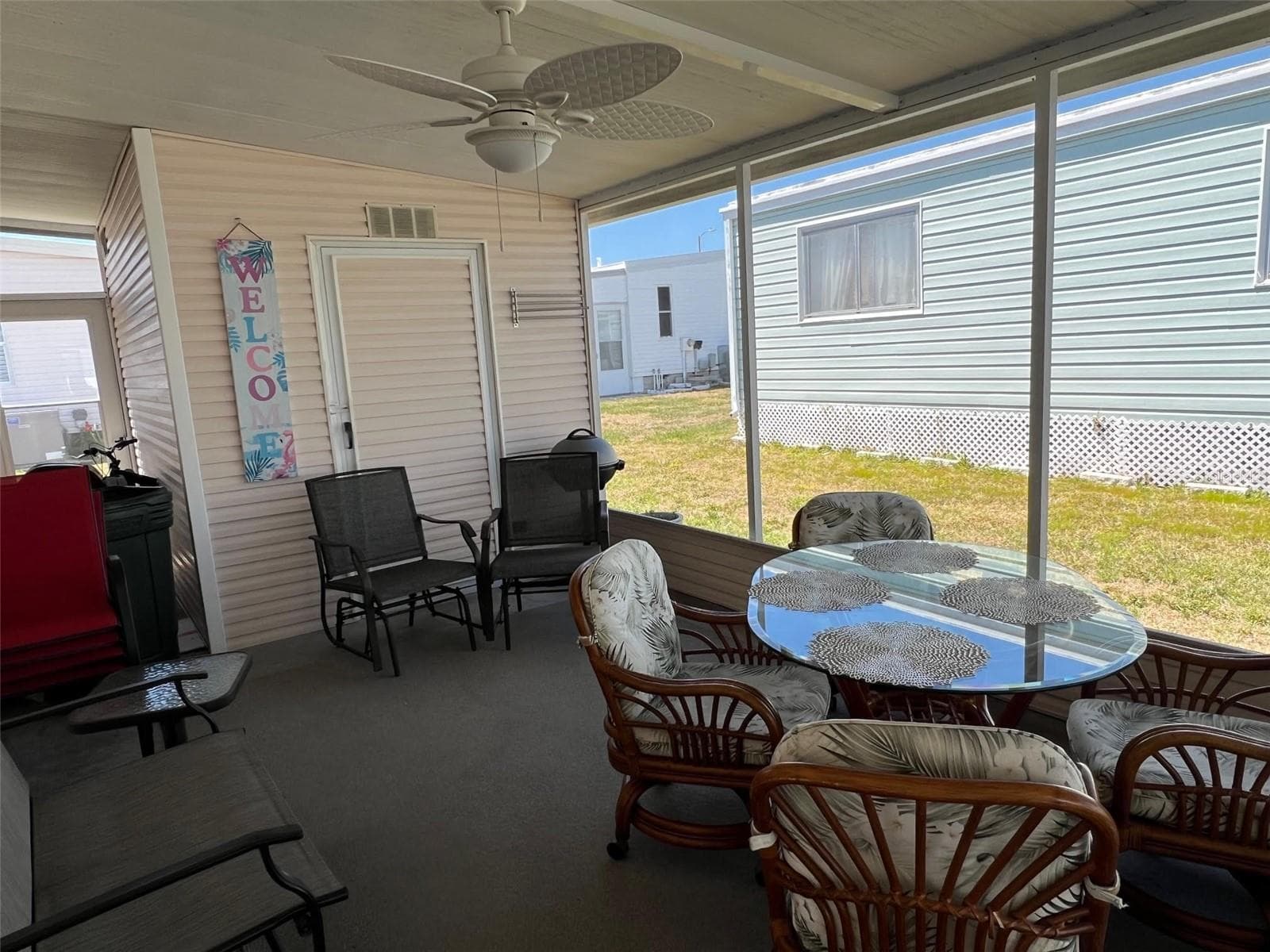 825 Coconut Palm St photo 5