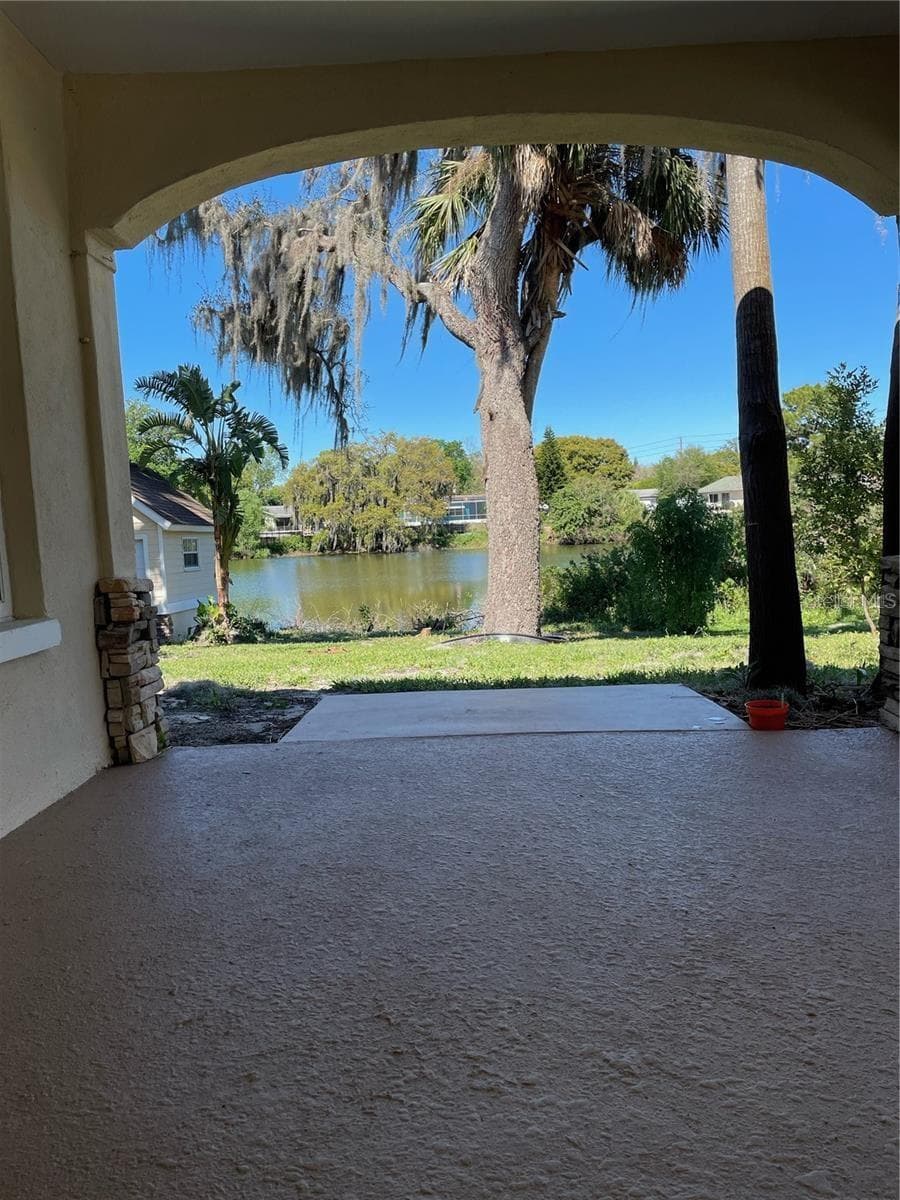 5736 Colonial Dr photo 3