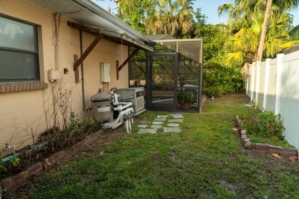 631 Luzon Ave photo 5