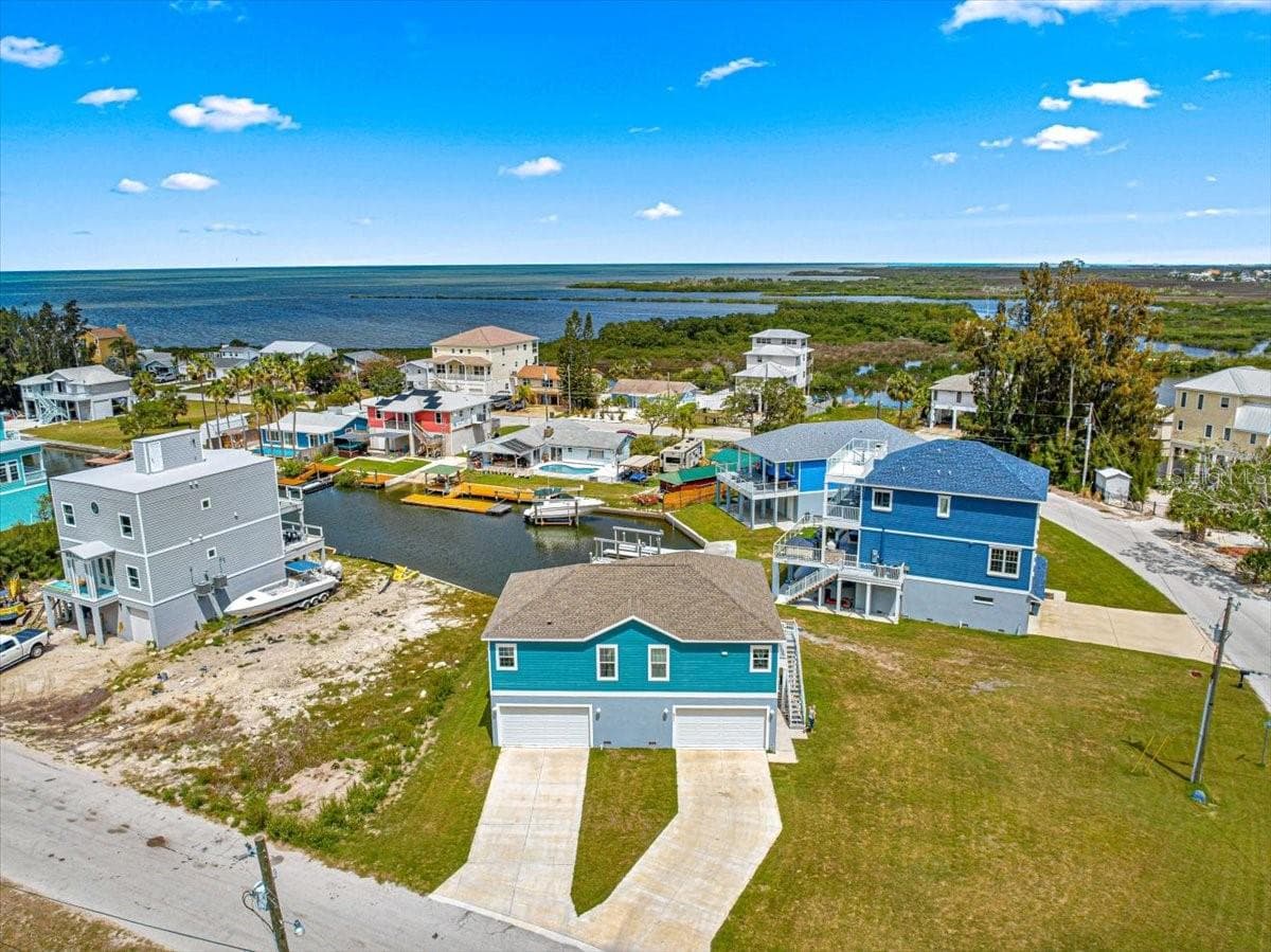 6771 Seaview Blvd photo 3