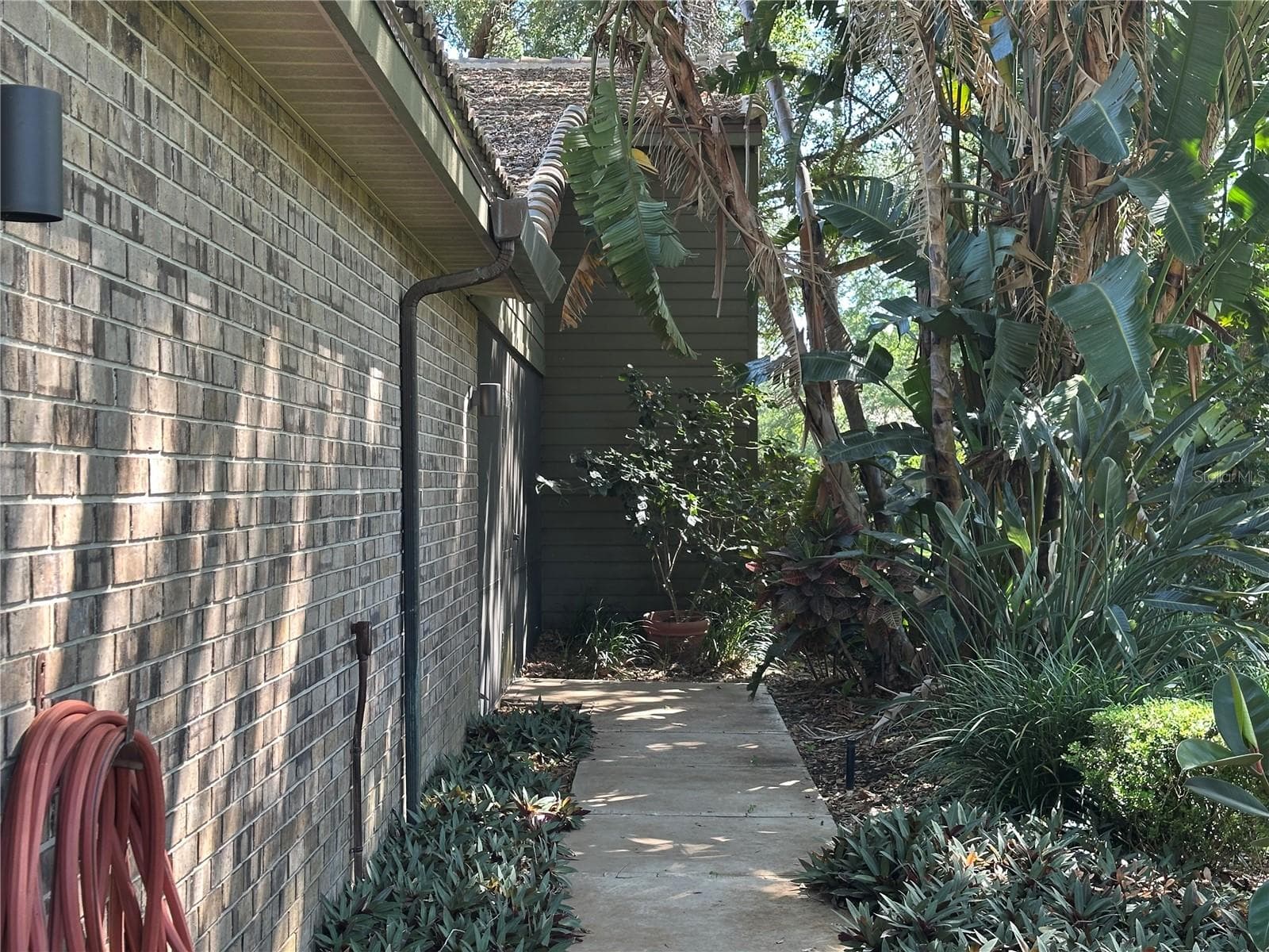 104 Woden Way photo 3