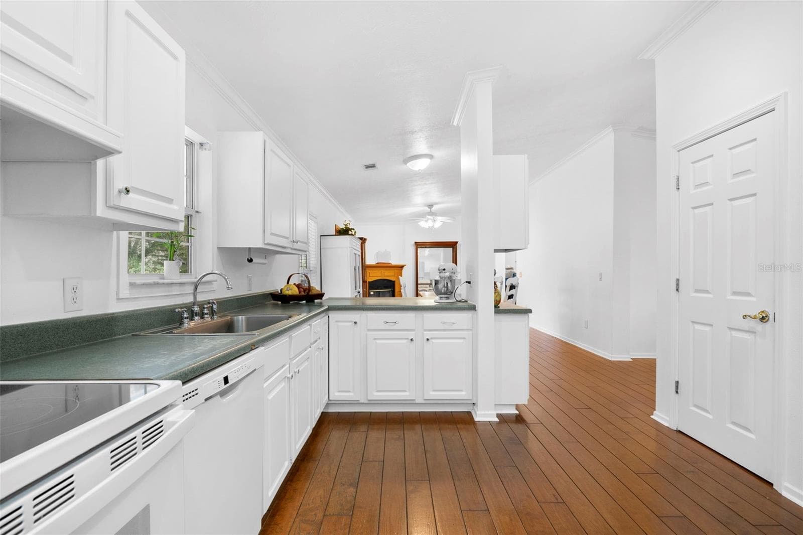 13015 Elm St photo 5