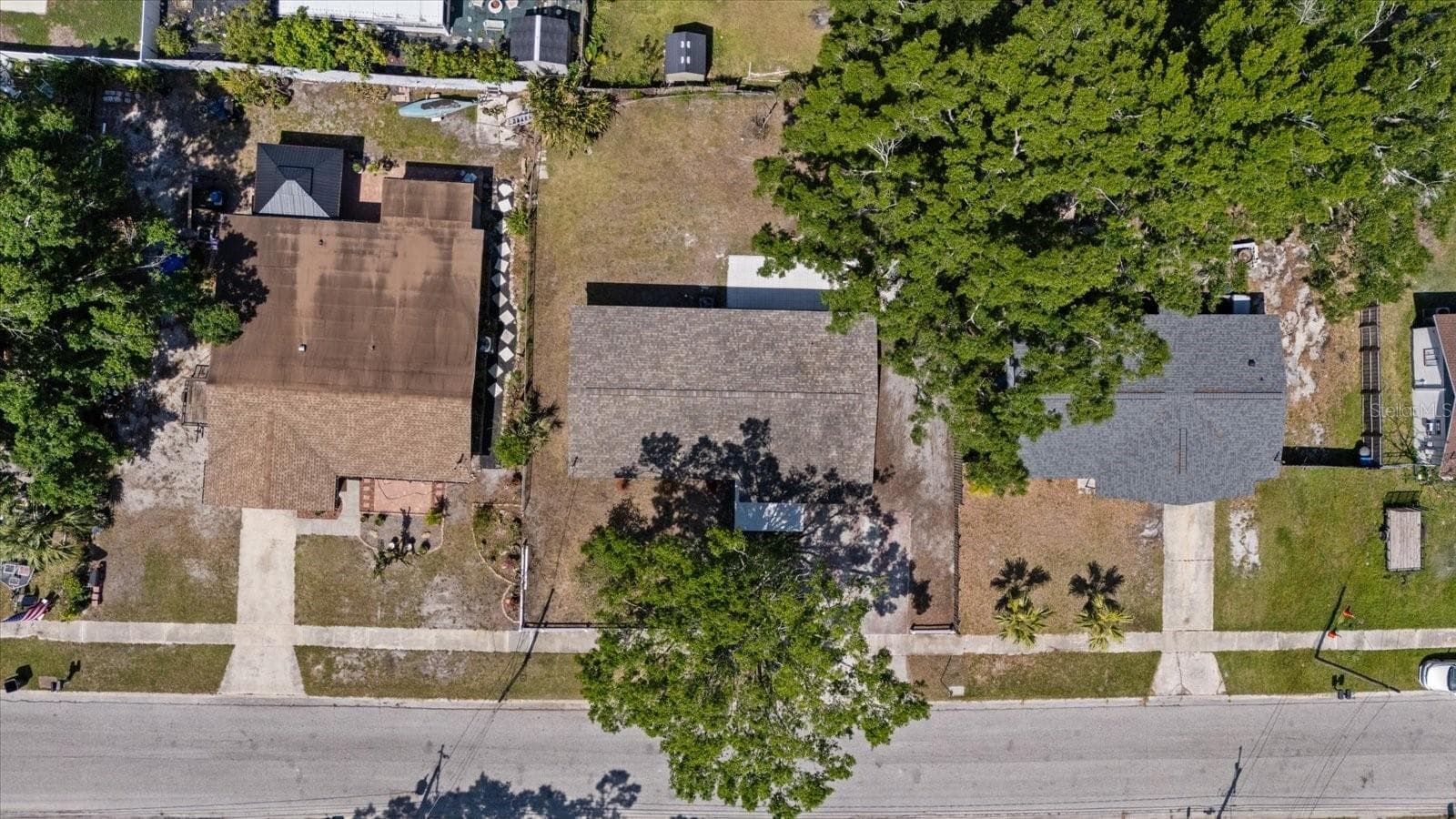 324 Country Club Dr photo 4